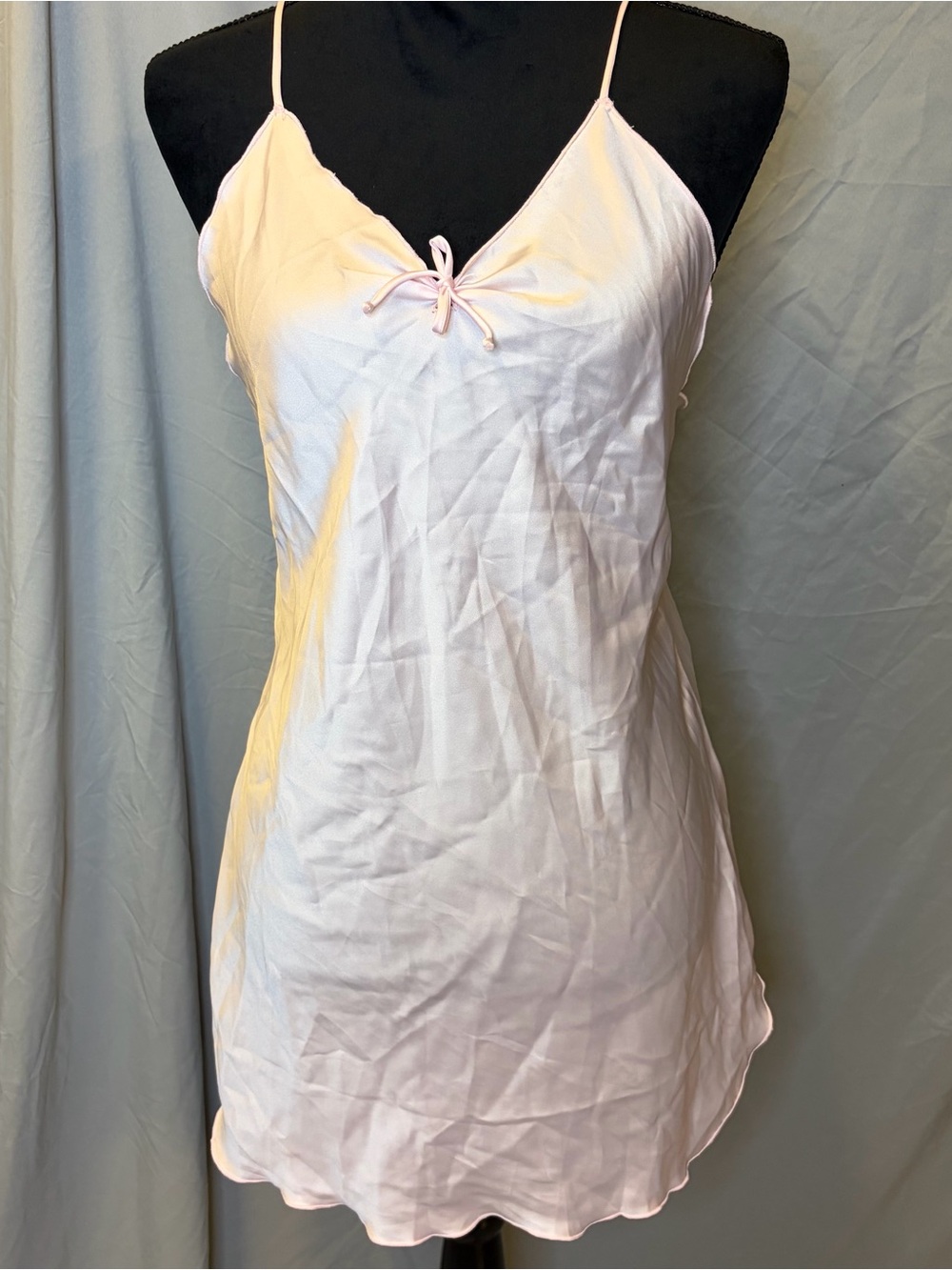 Vintage Lady Cameo Light Pink Nightdress with Bow Front
